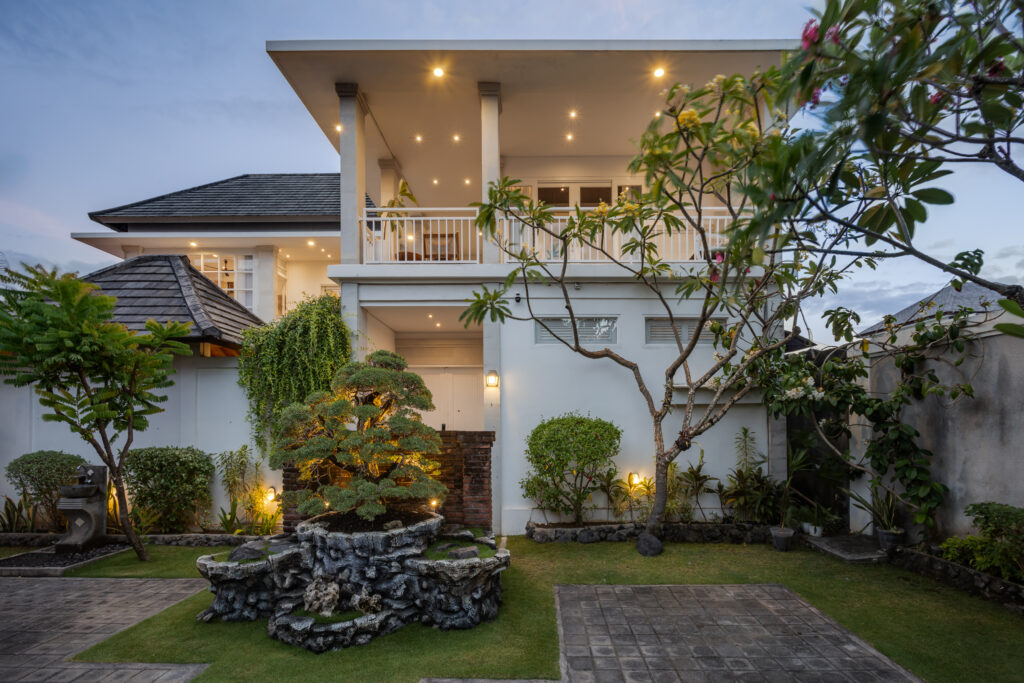 A SANTAI STAYS villa exterior in Bali